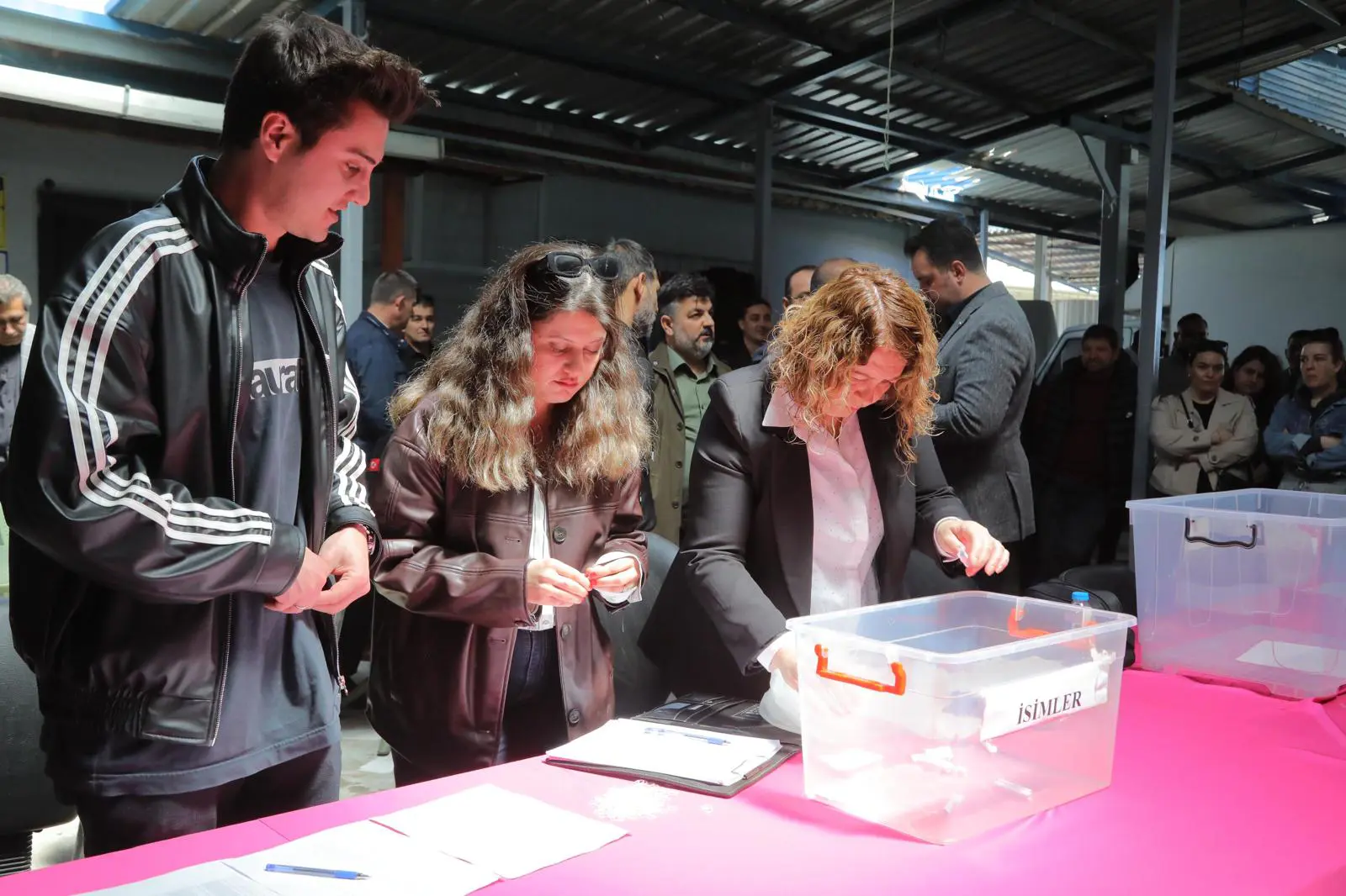 EDİRNELİ ESNAF İÇİN BALKAN PAZARI KURA SÜRECİ TAMAMLANDI galeri görseli